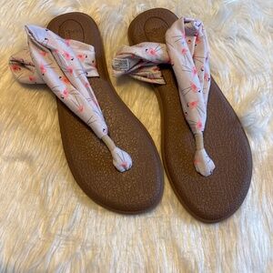 Sanuk Flamingo Print Yoga Sling  Womens 10